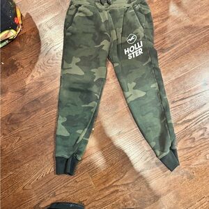 Hollister adult Camo Joggers - Olive Green
